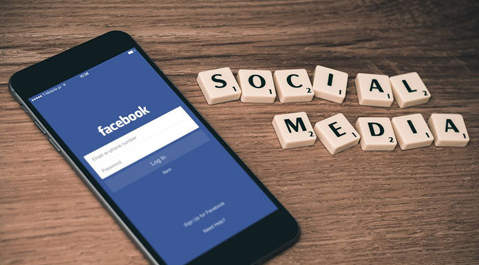 Kiedy Facebook pobiera pieniądze za reklamę